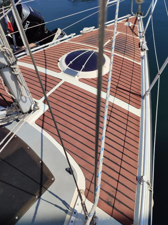 Bateau A Quai St Raphael, 4 Couchages , Voilier Etap 28I Hotell Saint-Raphaël Eksteriør bilde